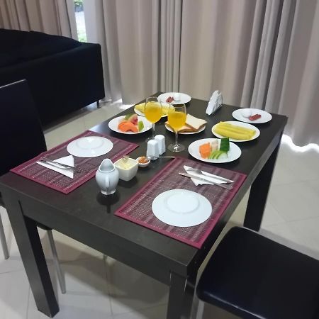 Hotel Blue Bird Negombo Esterno foto