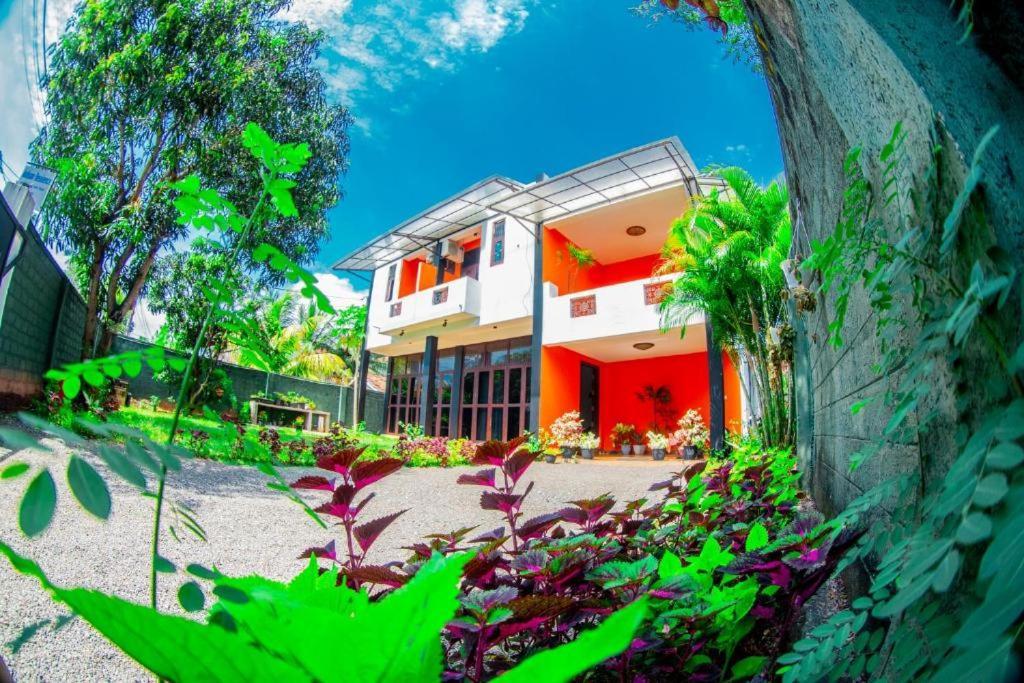 Hotel Blue Bird Negombo Esterno foto